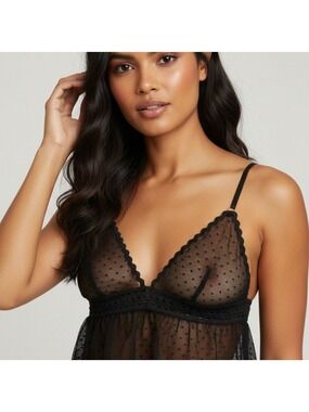 Undiz Front Closure Lace Bralett Camisole
